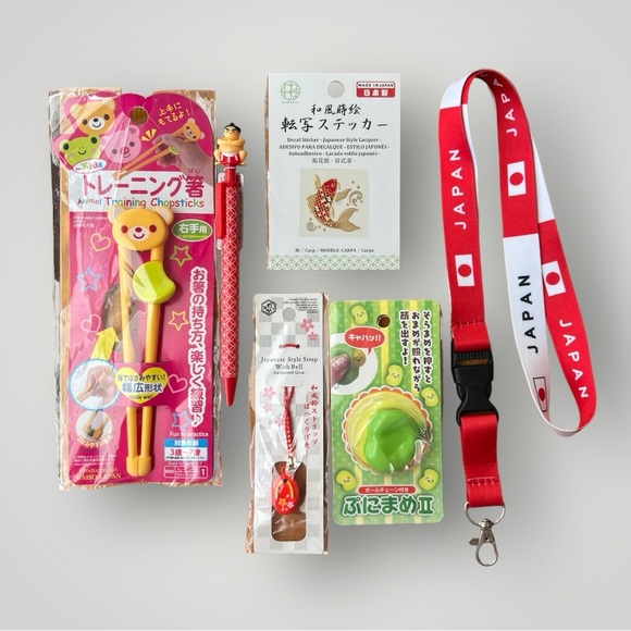 Fun Bundle (Japan) A Sticker, Charm Bell, Lanyard, Bean Toy, Pen & Chopsticks - Picture 1 of 10